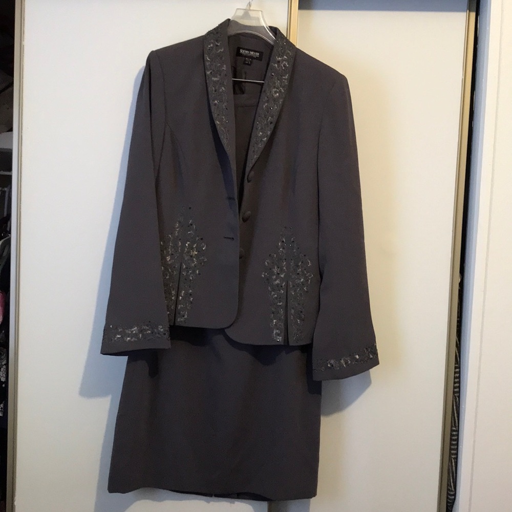 Jacket and skirt suit